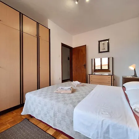 Sandra Novi Vinodolski